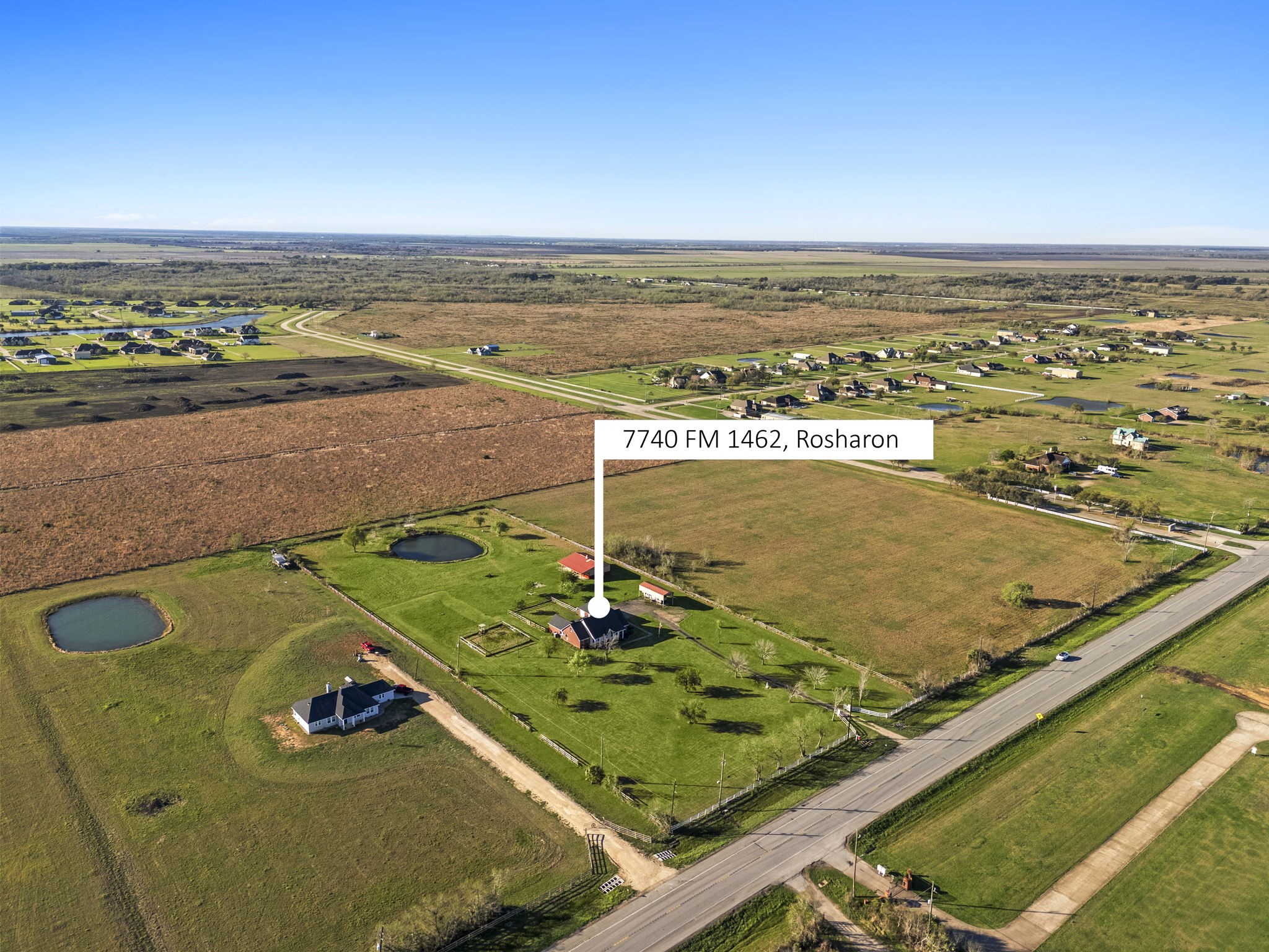 7740 Farm To Market 1462 Rosharon, TX 77583 - Photo 33 of 35 a view of a tennis court