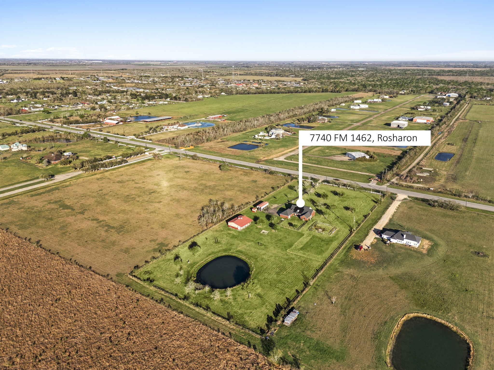 7740 Farm To Market 1462 Rosharon, TX 77583 - Photo 34 of 35 an aerial view of residential houses with outdoor space
