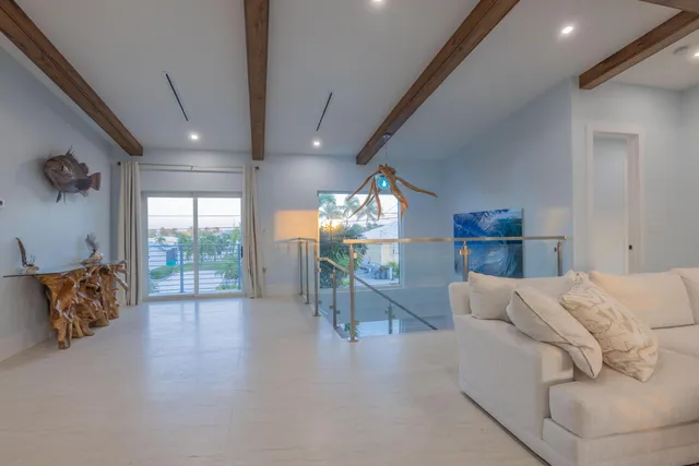 $4,200,000 | 241 12th Street, Key Colony Beach, FL 33051