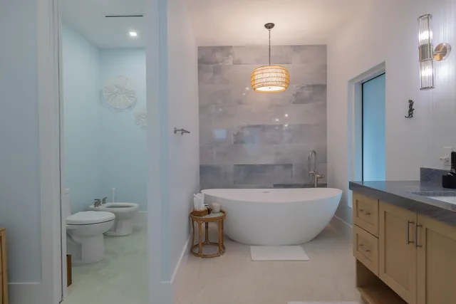 $4,200,000 | 241 12th Street, Key Colony Beach, FL 33051