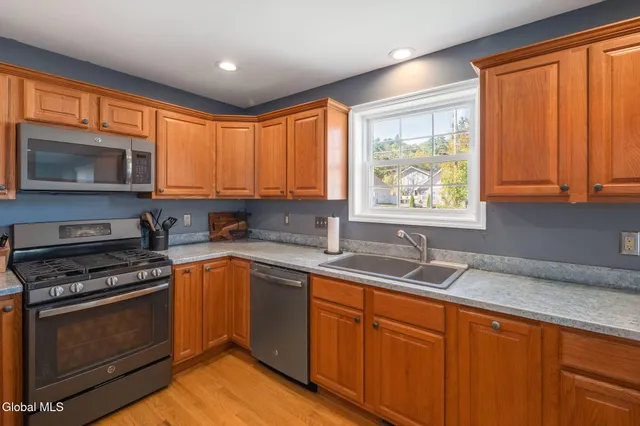 $650,000 | 105 3rd Street, Malta, NY 12866