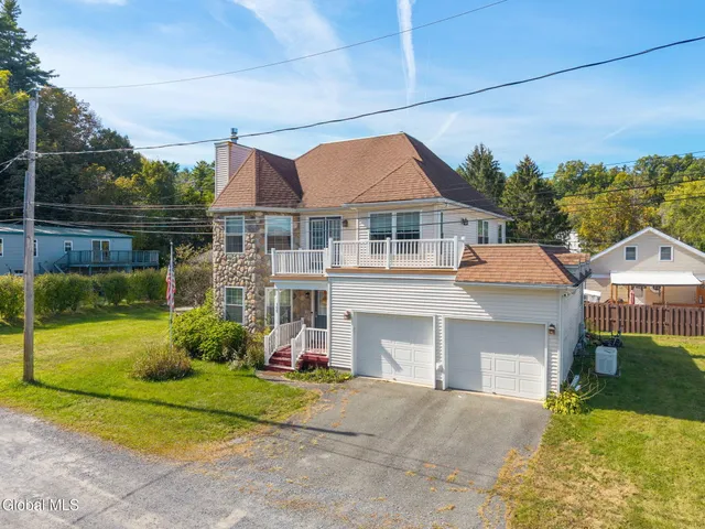 $650,000 | 105 3rd Street, Malta, NY 12866