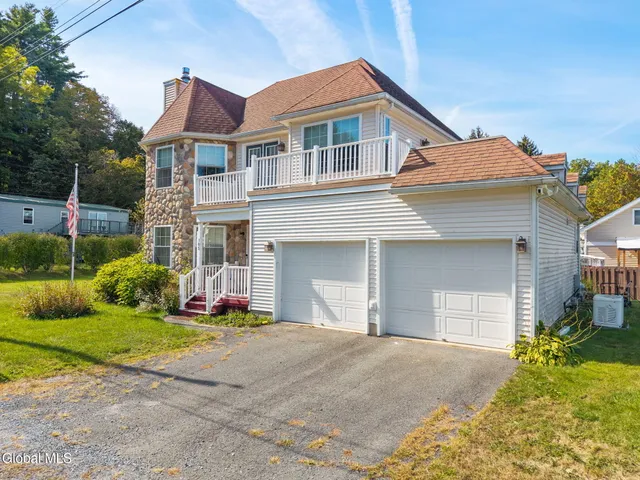 $650,000 | 105 3rd Street, Malta, NY 12866
