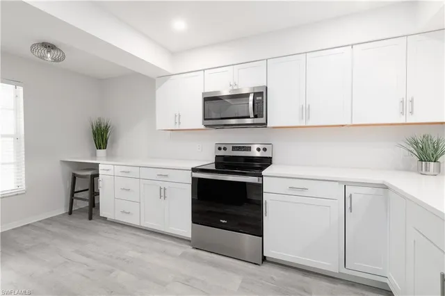 $525,000 | 434 Sugar Pine Lane, Naples, FL 34108