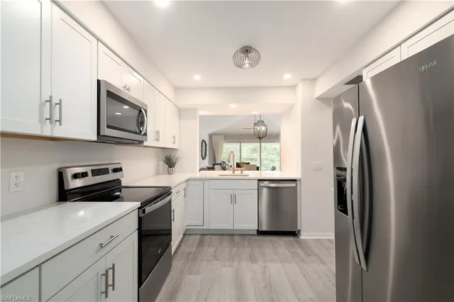 $525,000 | 434 Sugar Pine Lane, Naples, FL 34108