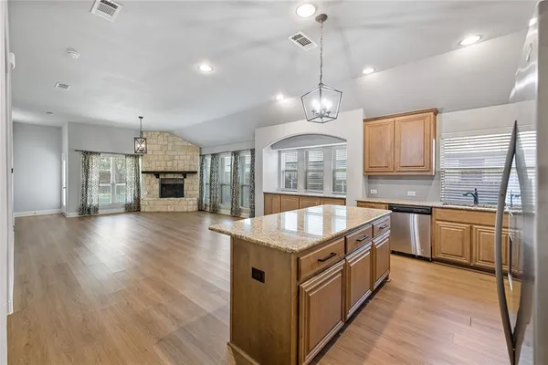 $2,300 | 300 Kelvington Drive, Anna, TX 75409