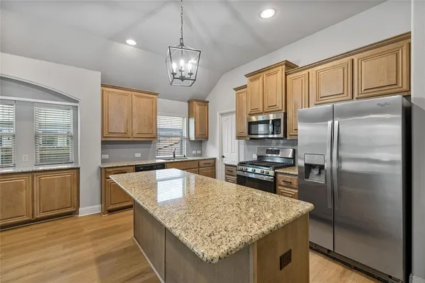$2,300 | 300 Kelvington Drive, Anna, TX 75409