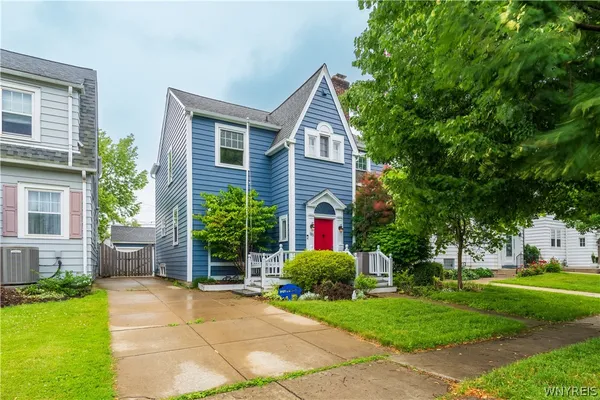 $399,000 | 183 Crosby Avenue, Tonawanda, NY 14217