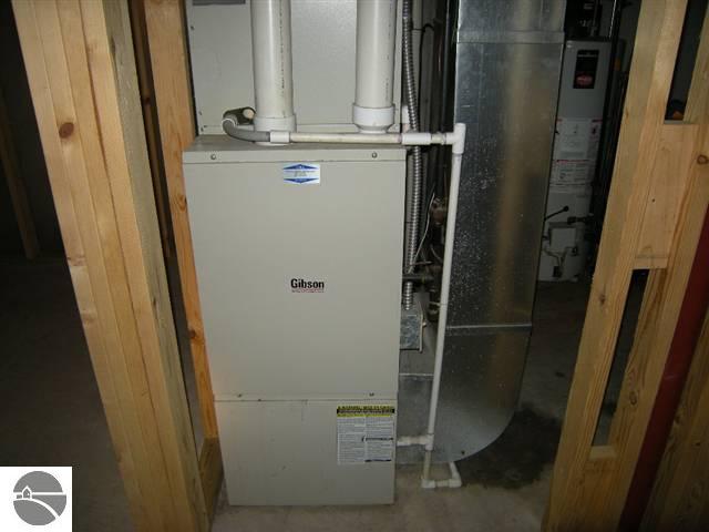 8954 East Hoxie Road Cedar, MI 49621 - Photo 16 of 19 1735792-15.JPG