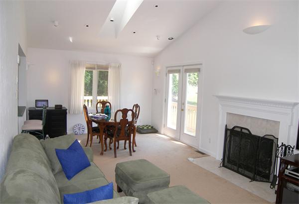 23 Raffaele Drive Waltham, MA 02452 - Photo 5 of 14 Gallery Image 5