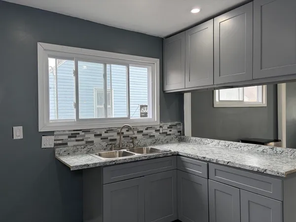 $90,000 | 17870 Yonka Street, Hamtramck, MI 48212