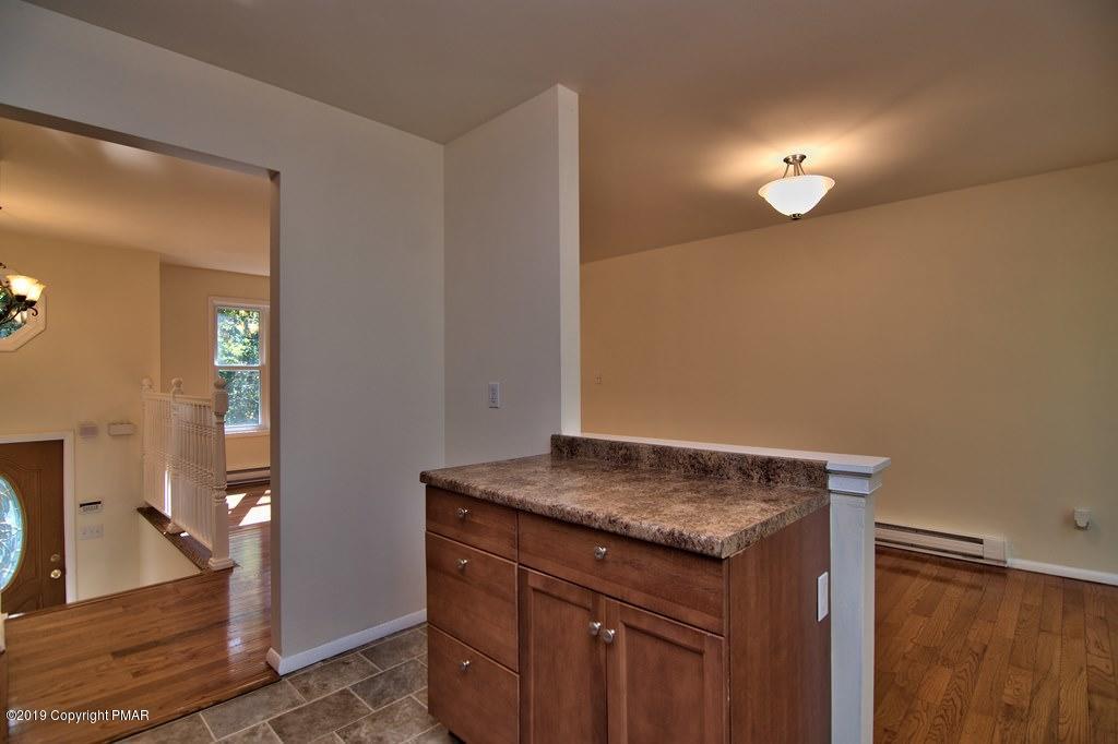 563 Edelweiss Road East Stroudsburg, PA 18302 - Photo 13 of 43 Kitchen