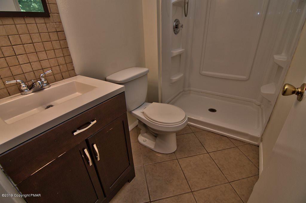 563 Edelweiss Road East Stroudsburg, PA 18302 - Photo 18 of 43 Master Bath