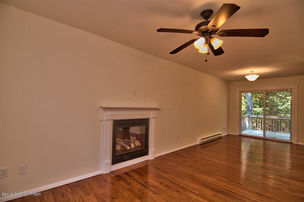 563 Edelweiss Road East Stroudsburg, PA 18302 - Photo 3 of 43 Living Room