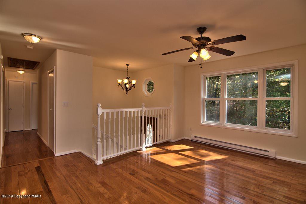 563 Edelweiss Road East Stroudsburg, PA 18302 - Photo 5 of 43 Living Room