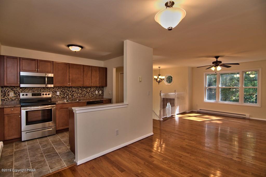 563 Edelweiss Road East Stroudsburg, PA 18302 - Photo 9 of 43 Kitchen