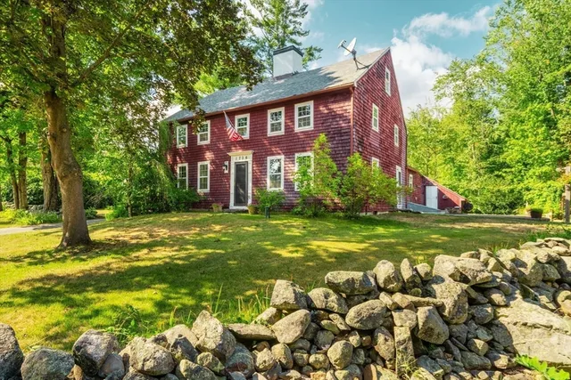 $565,000 | 132 Maple Avenue, Atkinson, NH 03811