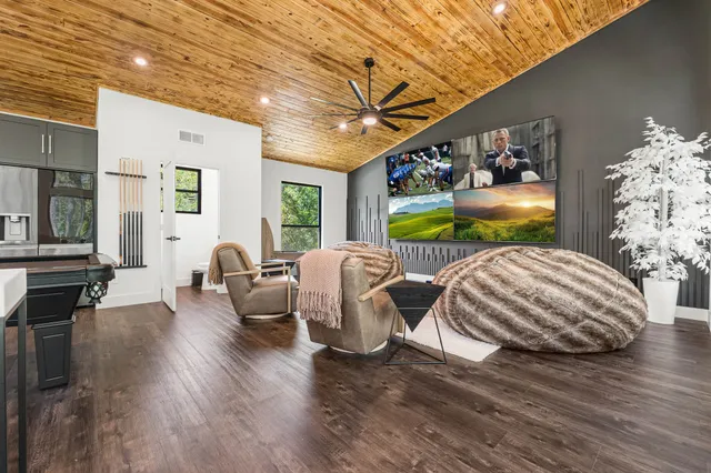 $2,500,000 | 11902 Julia Lane, Magnolia, TX 77354