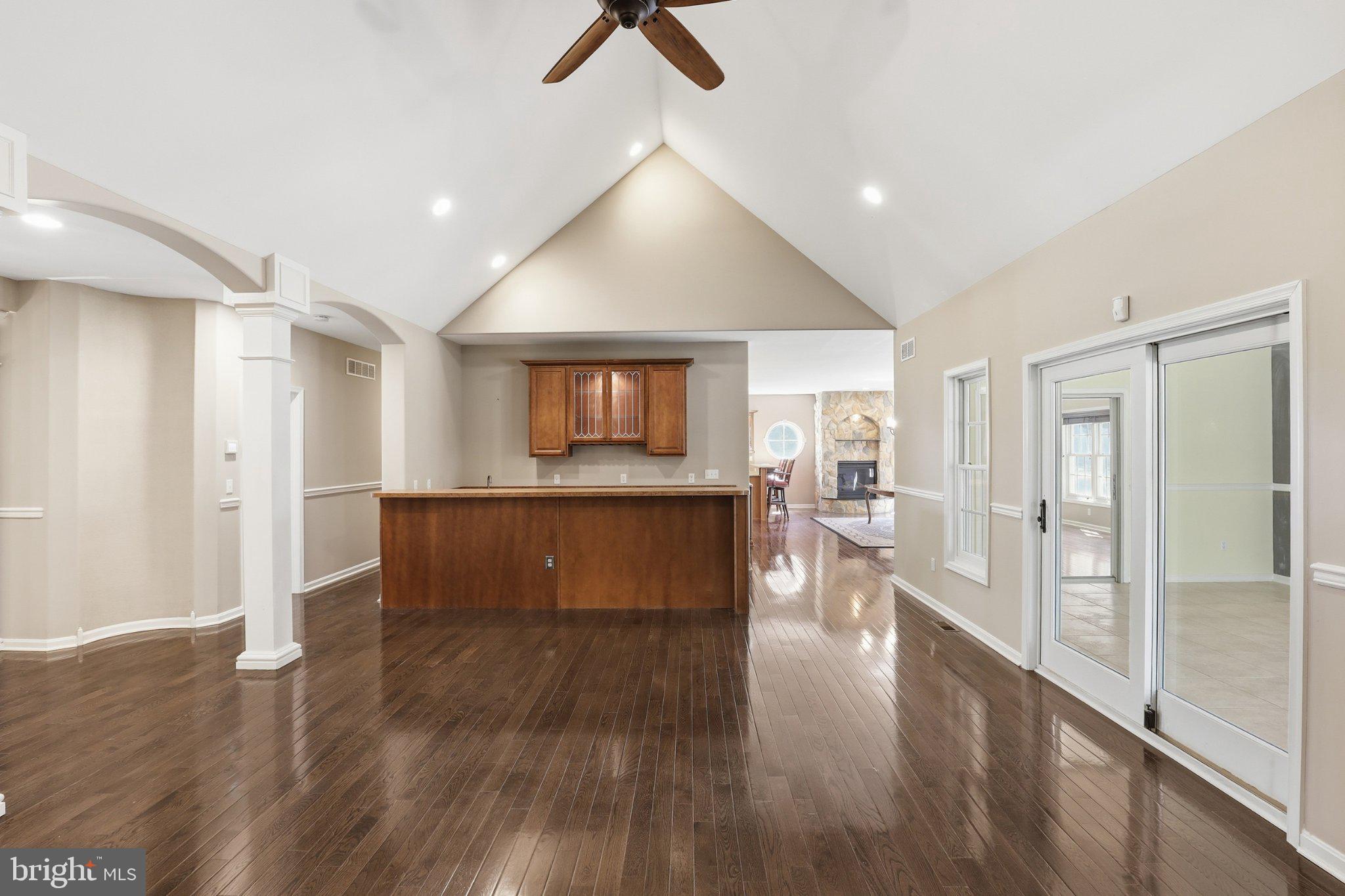 16932 Fitzgeralds Road Lincoln, DE 19960 - Photo 30 of 103 Spacious living area with vaulted ceiling.