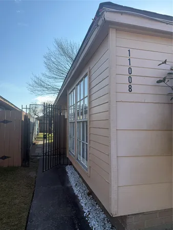 $1,300 | 11008 Misty Summit Drive, Houston, TX 77086