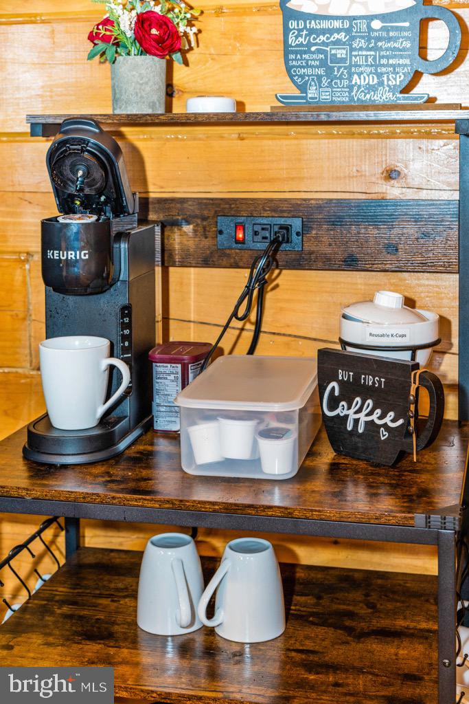 2702 Supinlick Ridge Road Mount Jackson, VA 22842 - Photo 26 of 65 Main level coffee statipn