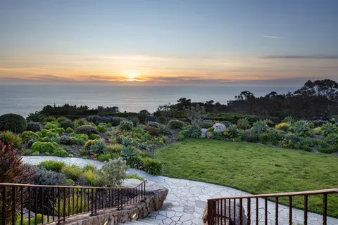 $14,500,000 | 31453 Highway 1, Carmel, CA 93923