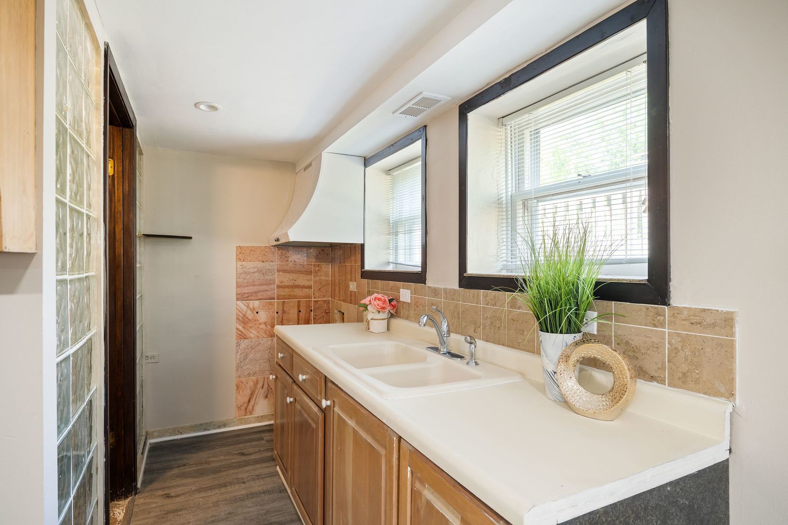 564 West Harrison Road Lombard, IL 60148 - Photo 22 of 33