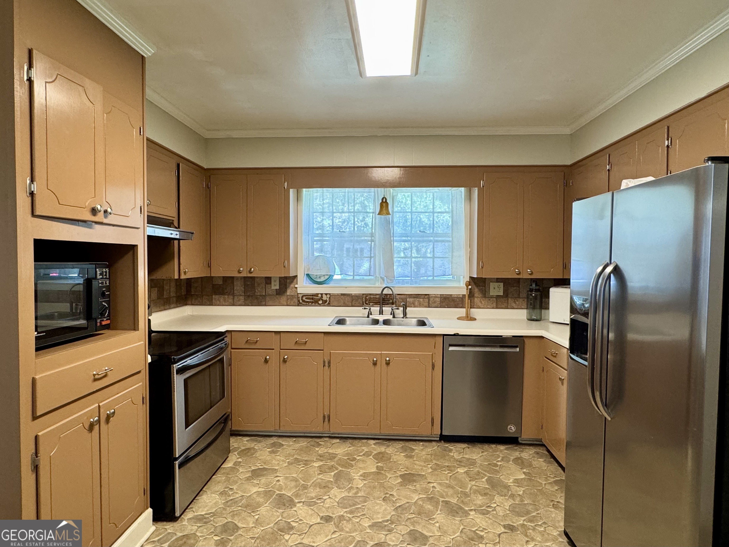 324 North Rhodes Street Union Point, GA 30669 - Photo 31 of 94