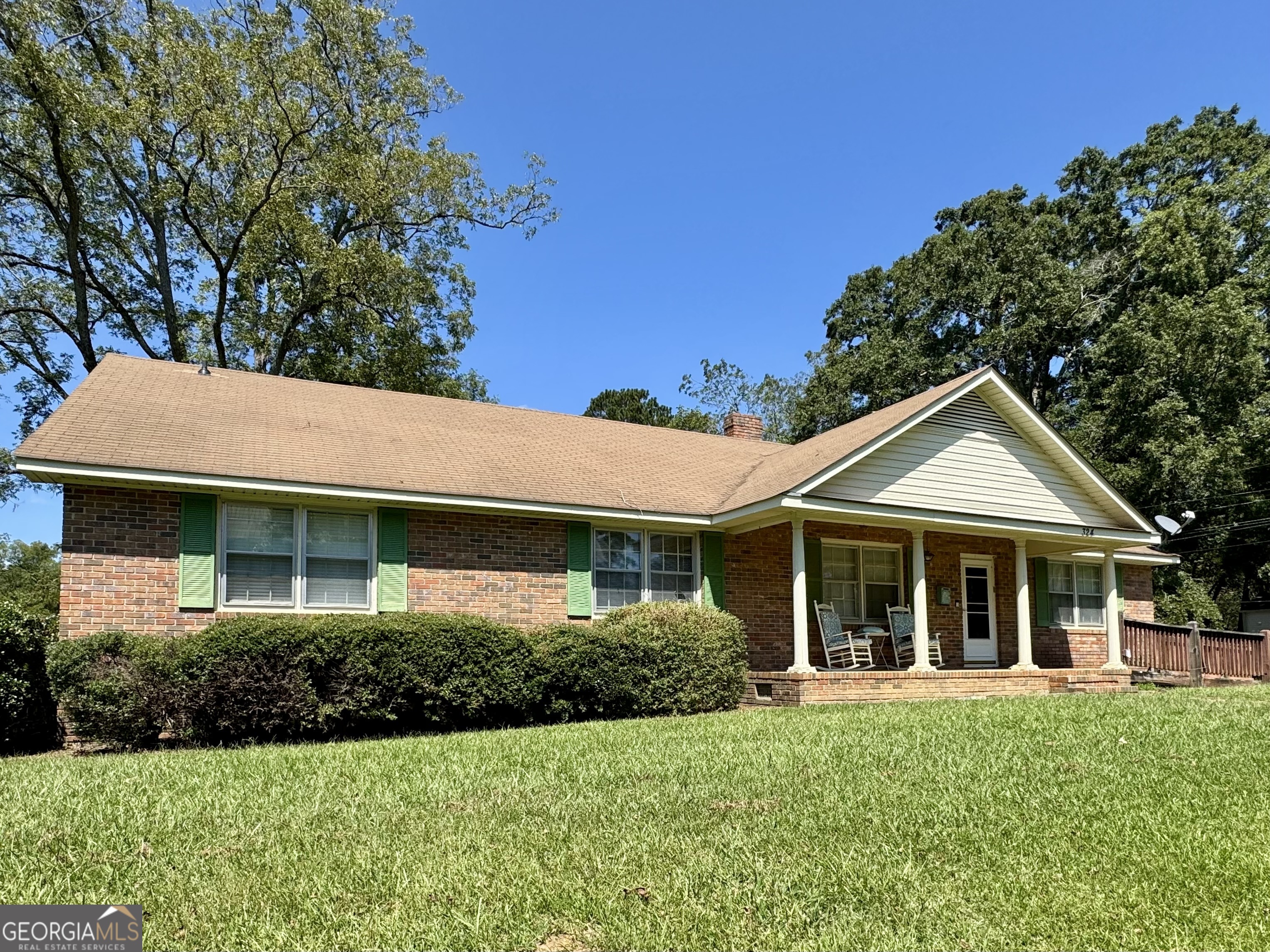 324 North Rhodes Street Union Point, GA 30669 - Photo 6 of 94