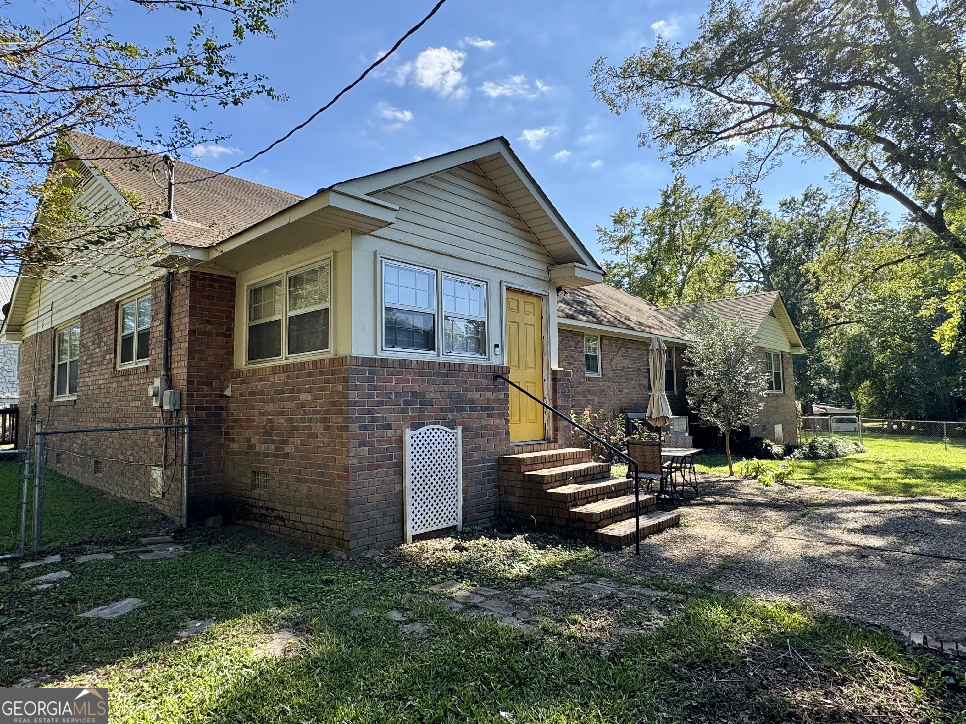 324 North Rhodes Street Union Point, GA 30669 - Photo 7 of 94