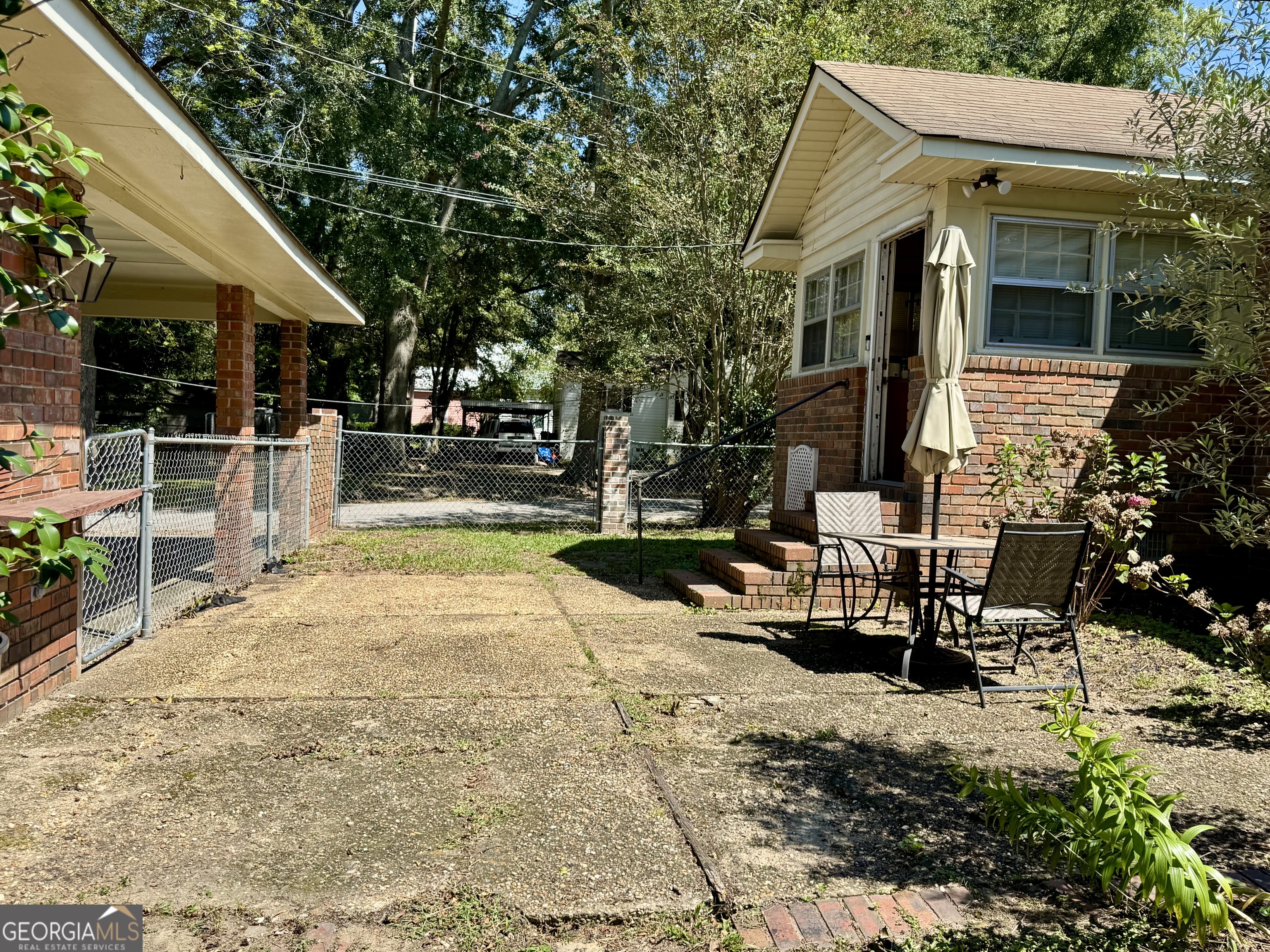 324 North Rhodes Street Union Point, GA 30669 - Photo 8 of 94