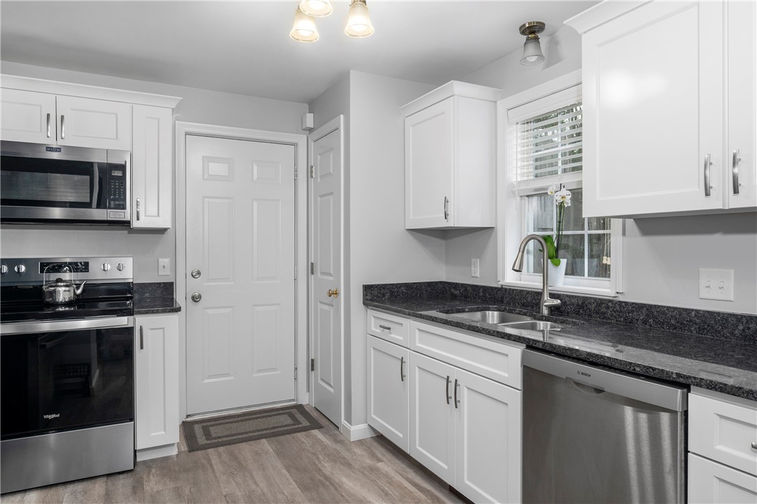 654 Steere Farm Road Burrillville, RI 02830 - Photo 3 of 40