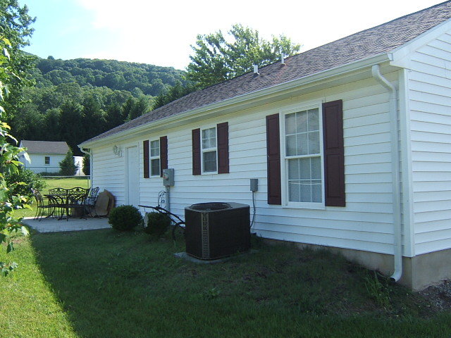3742 New Spring Branch Road Southeast Roanoke, VA 24014 - Photo 8 of 11 Back