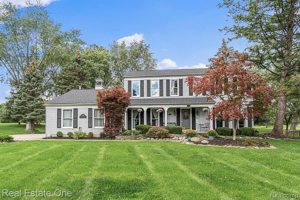 1380 Chestnut Circle Rochester Hills, MI 48309 - Photo 1 of 46