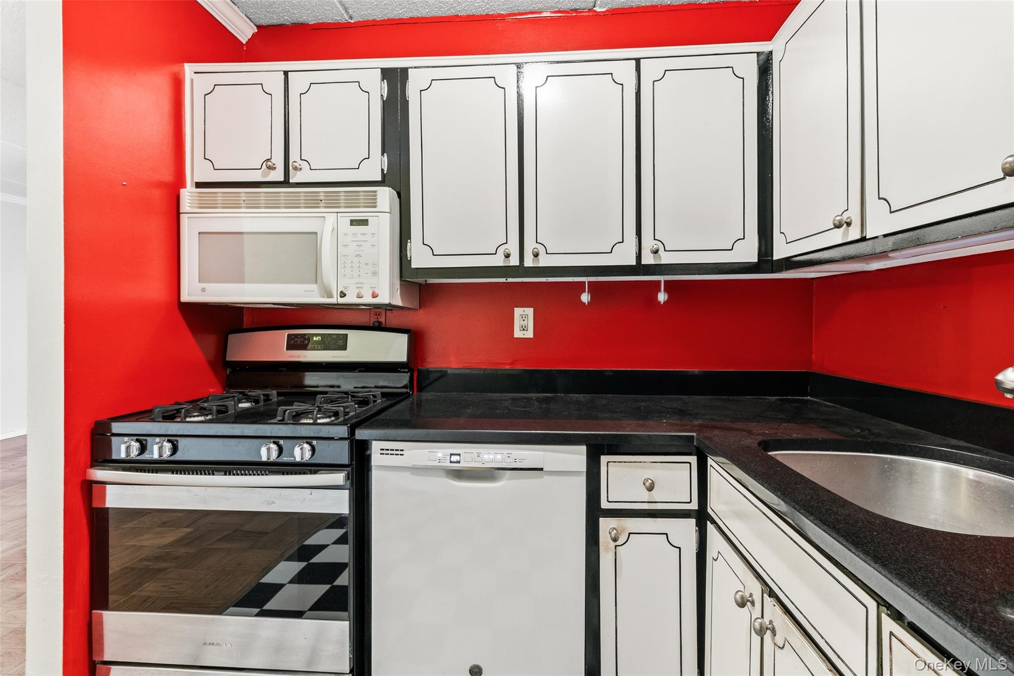 470 Halstead Avenue, Unit 6V Harrison, NY 10528 - Photo 16 of 30