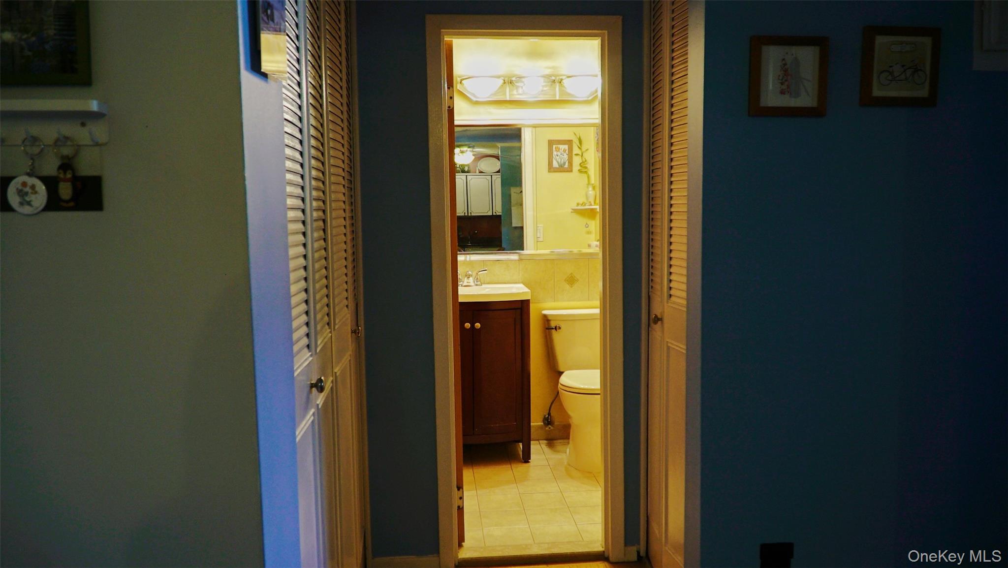 470 Halstead Avenue, Unit 6V Harrison, NY 10528 - Photo 10 of 20 a bathroom with a glass door and a shower