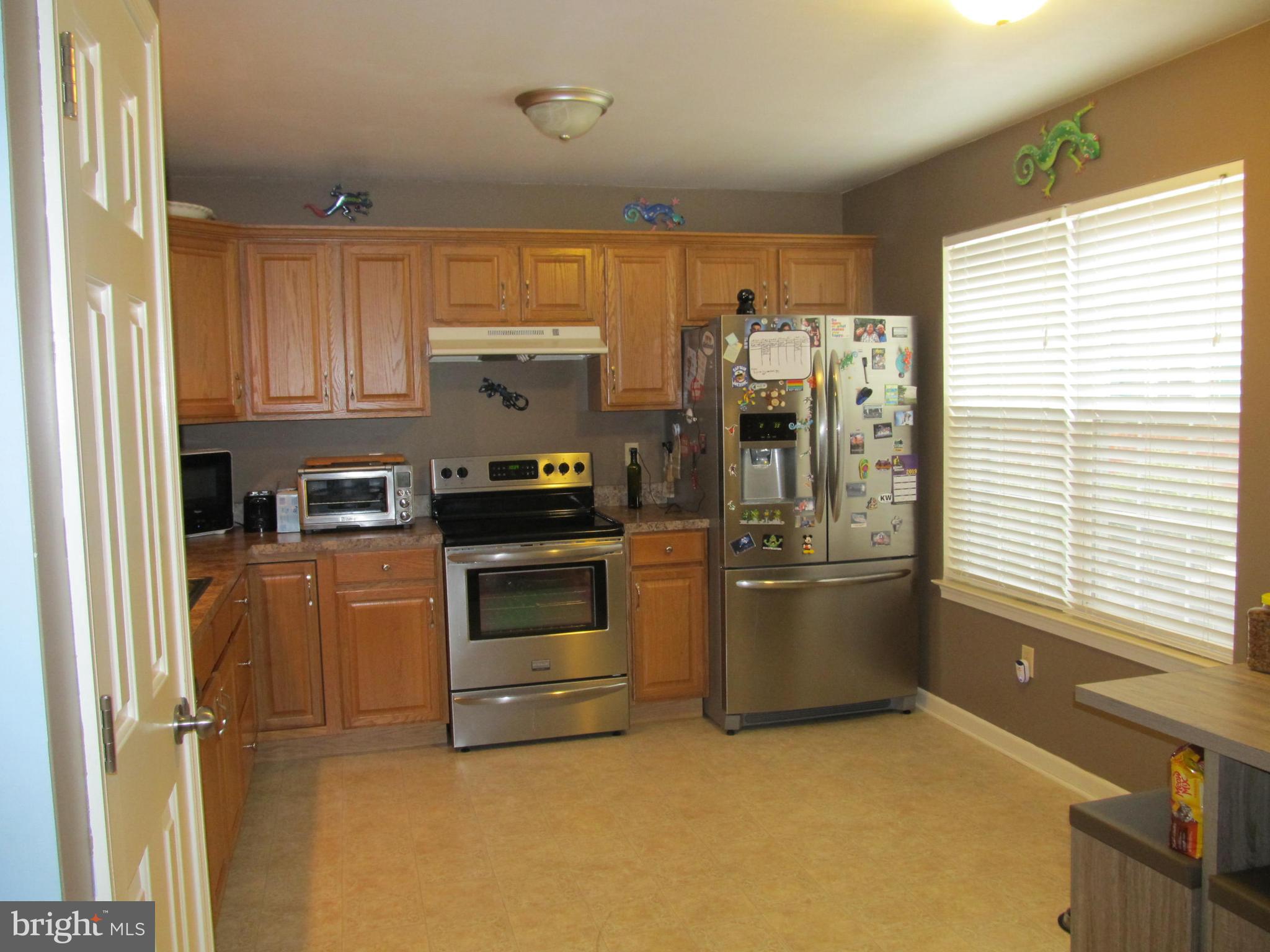 106 Sutherland Road Lancaster, PA 17603 - Photo 8 of 34 Gallery Image 8