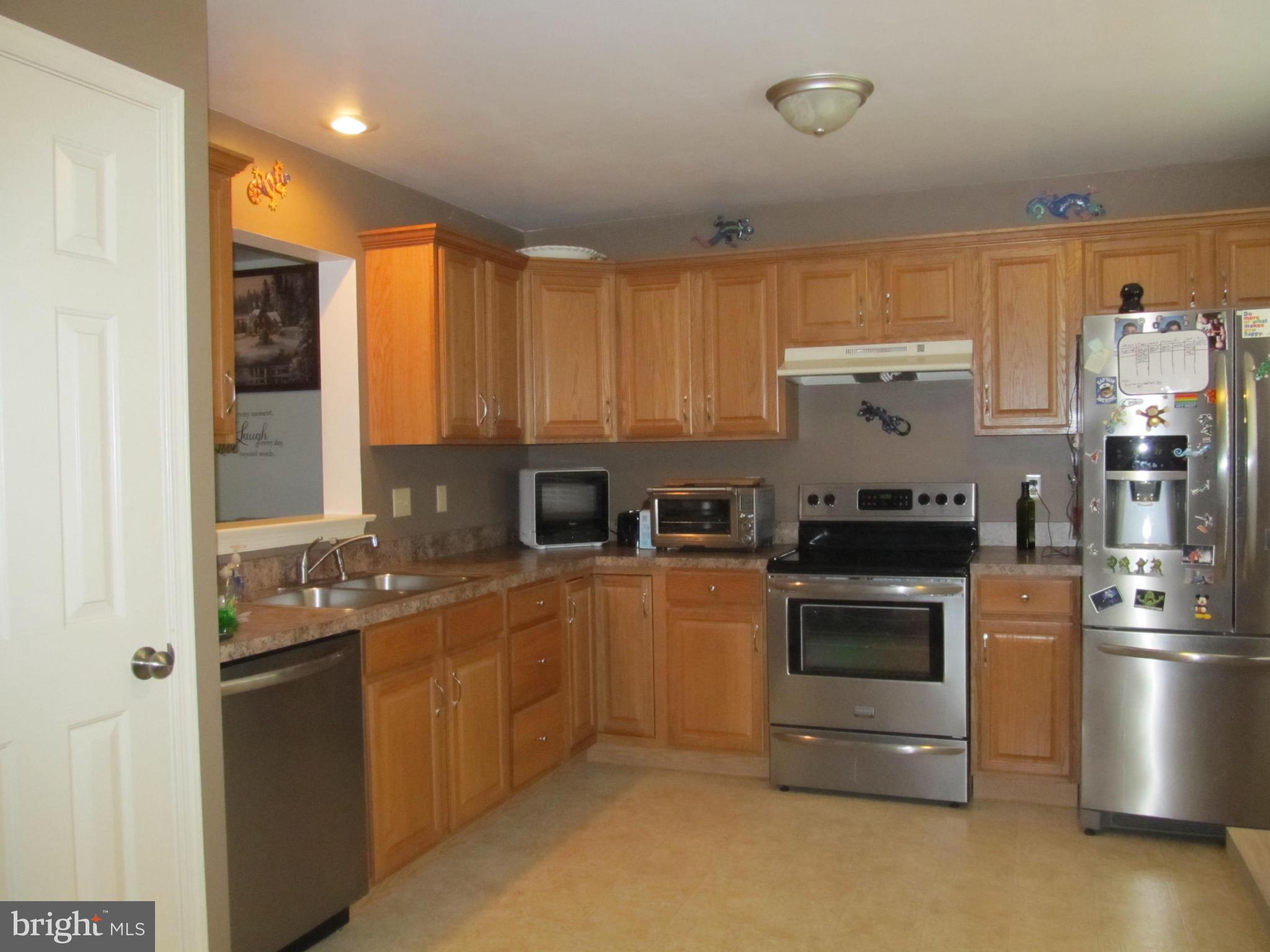 106 Sutherland Road Lancaster, PA 17603 - Photo 9 of 34 Gallery Image 9