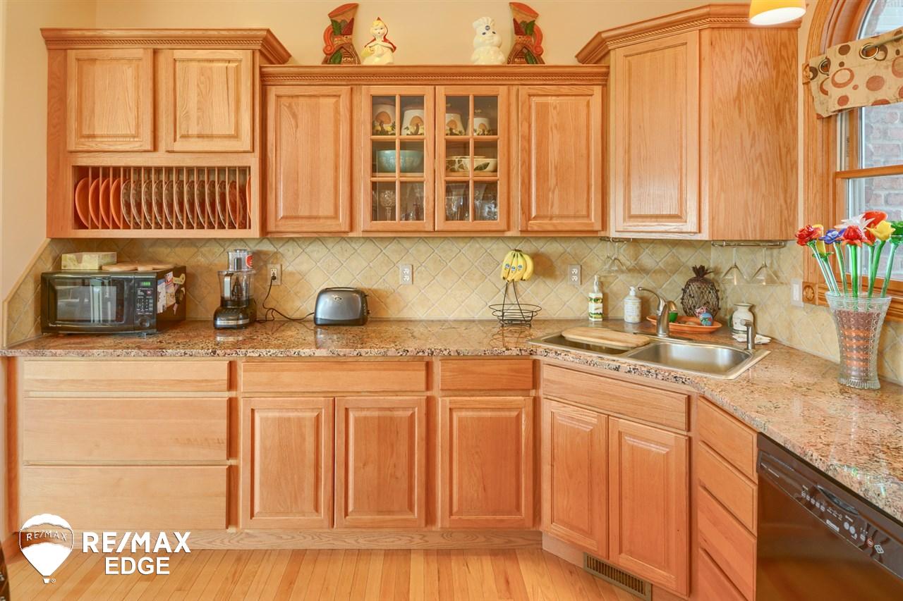 3385 North Henderson Road Davison, MI 48423 - Photo 13 of 44 21448872-12.JPG
