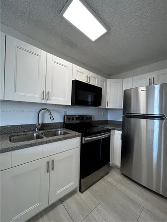 $2,000 | 1700 Northwest N River Drive, Unit 909, Miami, FL 33125