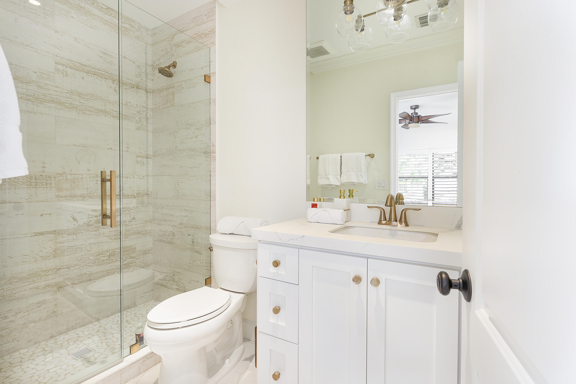 13307 Polo Club Road, Unit C206 Wellington, FL 33414 - Photo 24 of 33 26_Bathroom3