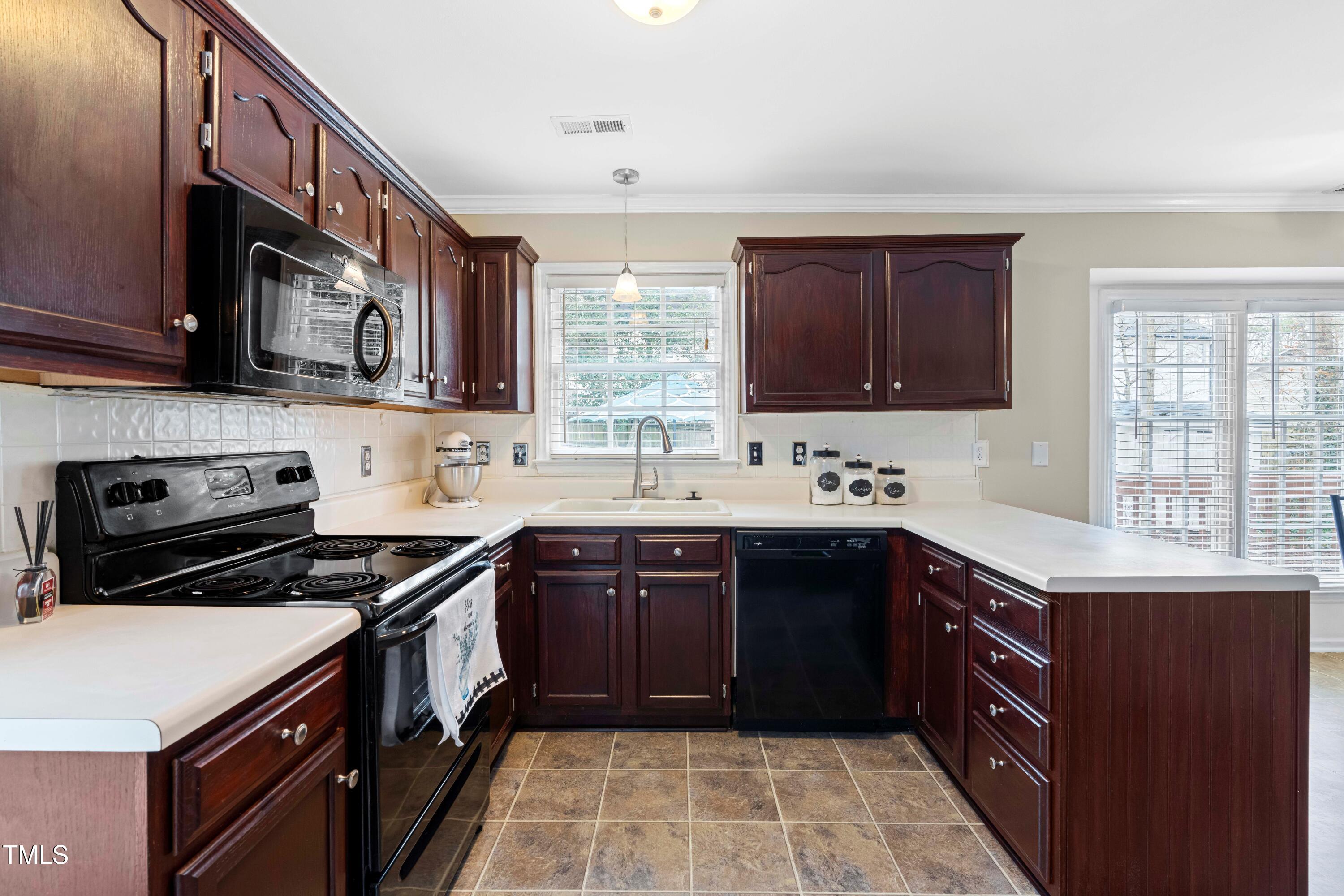 3440 Singleleaf Lane Raleigh, NC 27616 - Photo 10 of 36 10