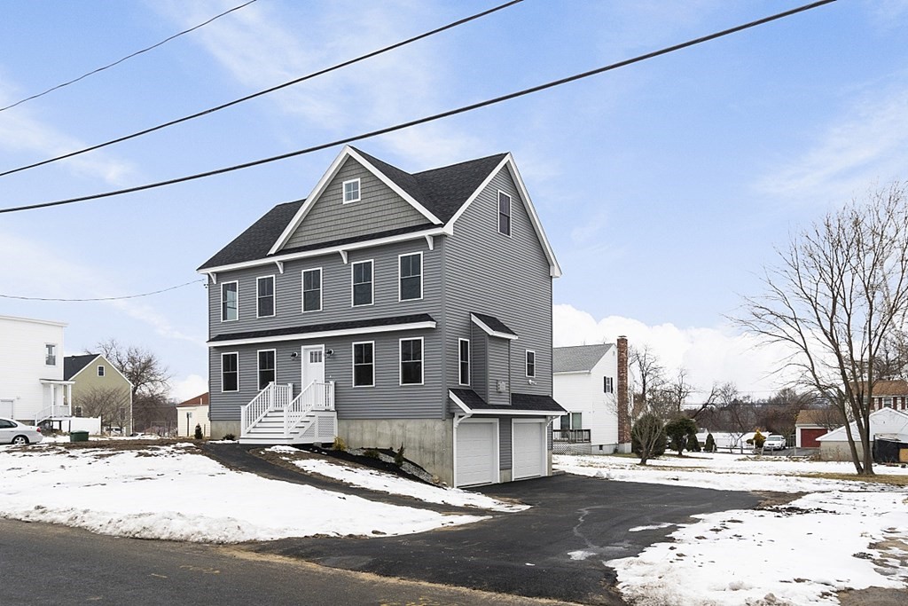 3 Booth Road Methuen, MA 01844 - Photo 4 of 38 Gallery Image 4