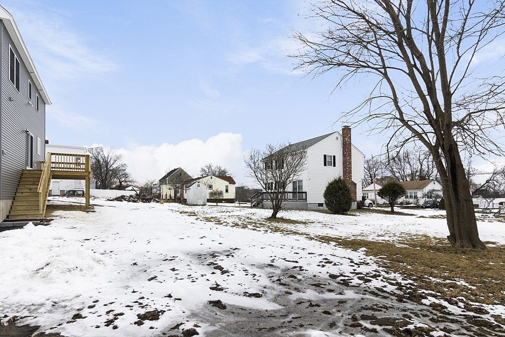 3 Booth Road Methuen, MA 01844 - Photo 5 of 38 Gallery Image 5