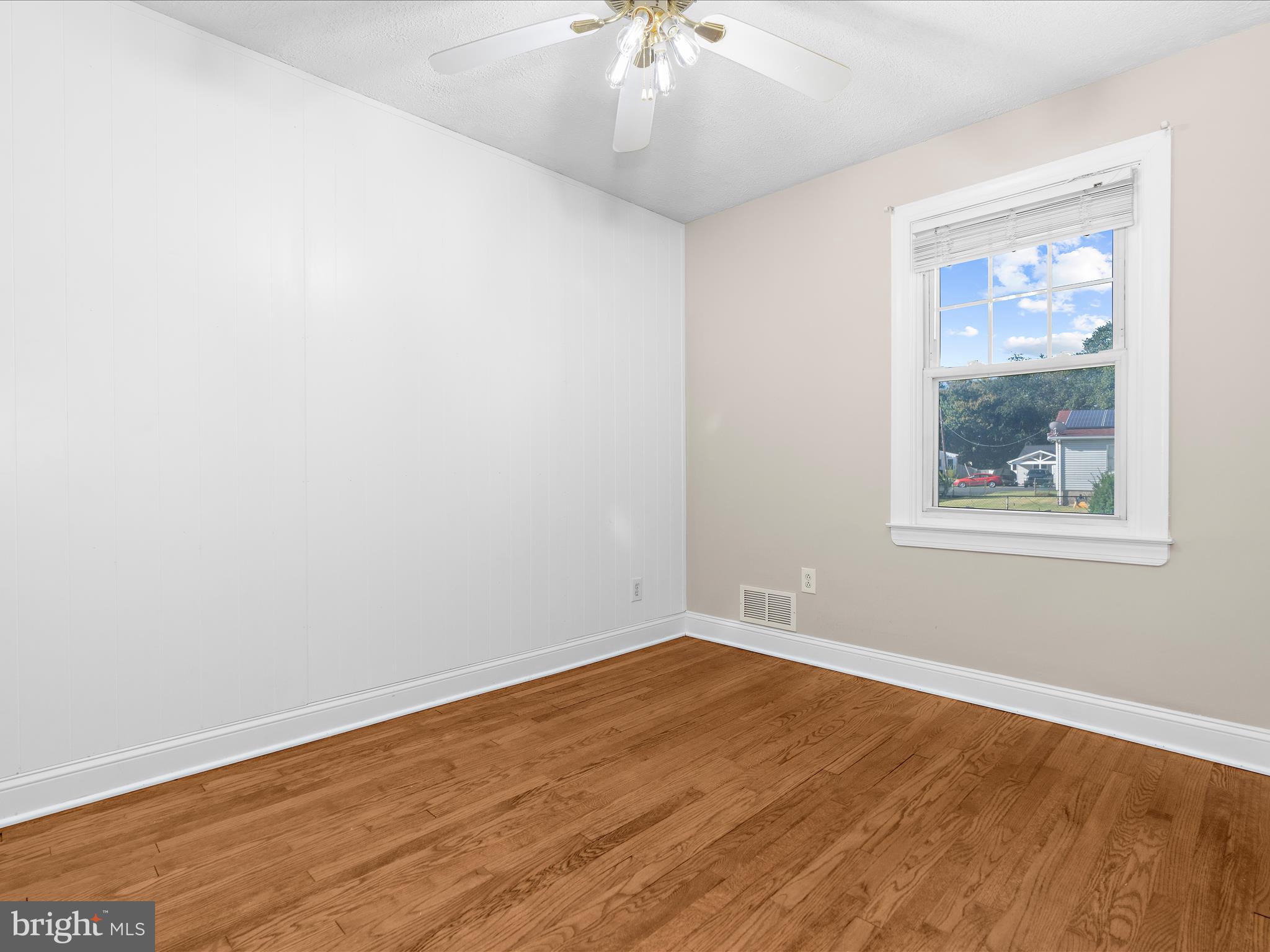 211 Arundel Road Pasadena, MD 21122 - Photo 5 of 50 Gallery Image 5