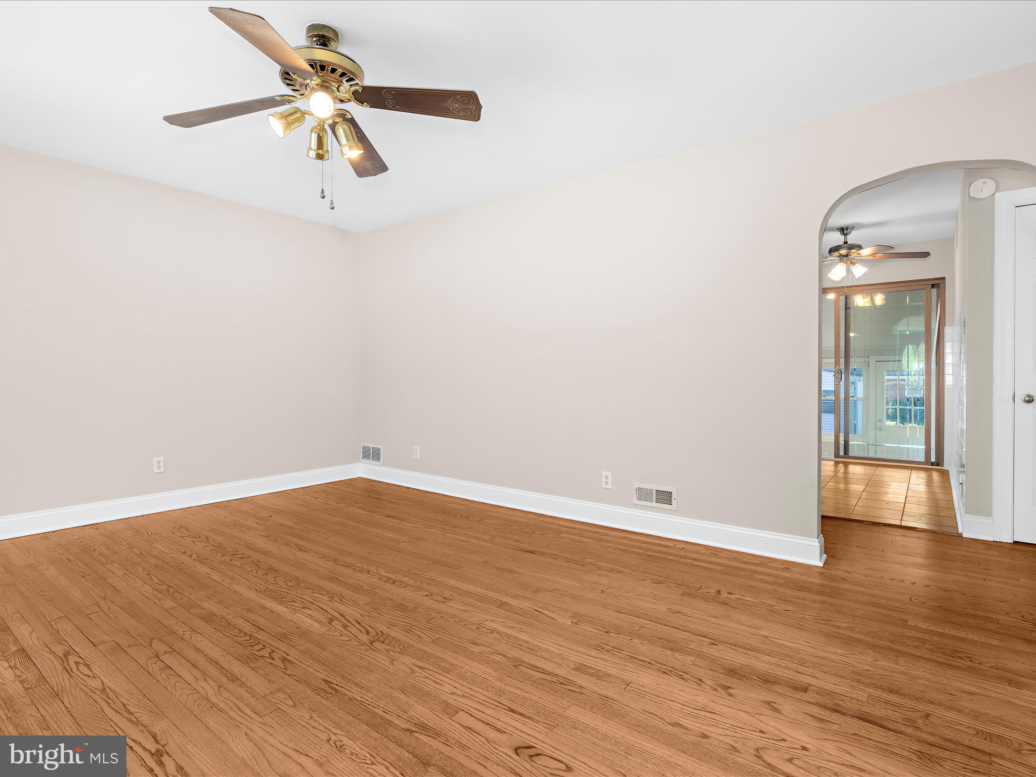 211 Arundel Road Pasadena, MD 21122 - Photo 8 of 50 Gallery Image 8