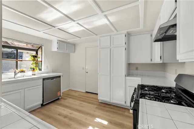 $499,990 | 19002 Ave Of The Oaks, Newhall, CA 91321