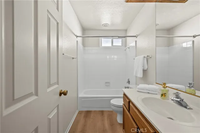 $499,990 | 19002 Ave Of The Oaks, Newhall, CA 91321