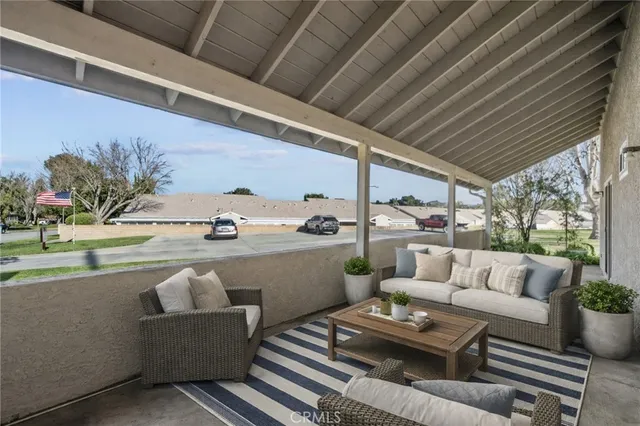 $499,990 | 19002 Ave Of The Oaks, Newhall, CA 91321