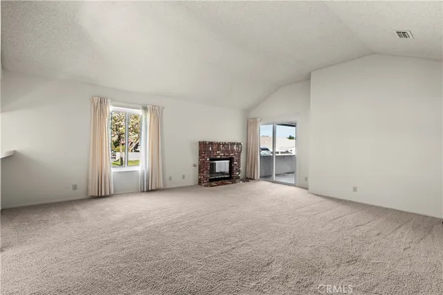 $499,990 | 19002 Ave Of The Oaks, Newhall, CA 91321